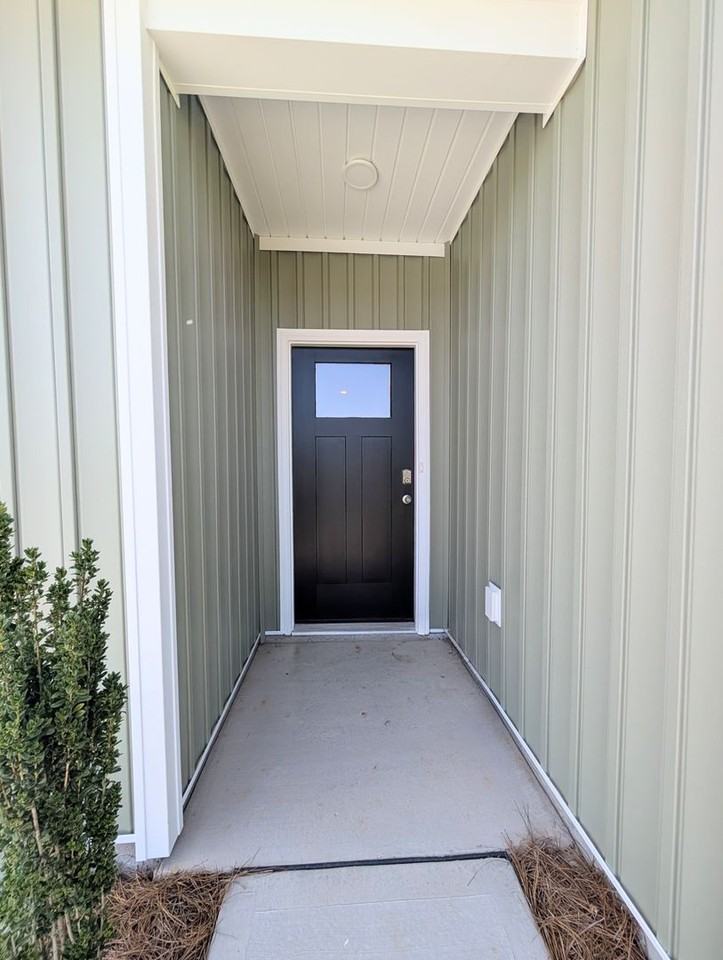 664 Grateful Dr - Photo 3 of 32