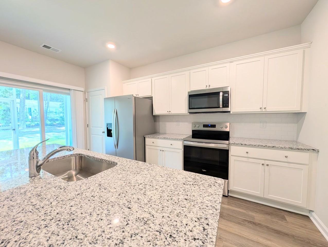 664 Grateful Dr - Photo 6 of 32