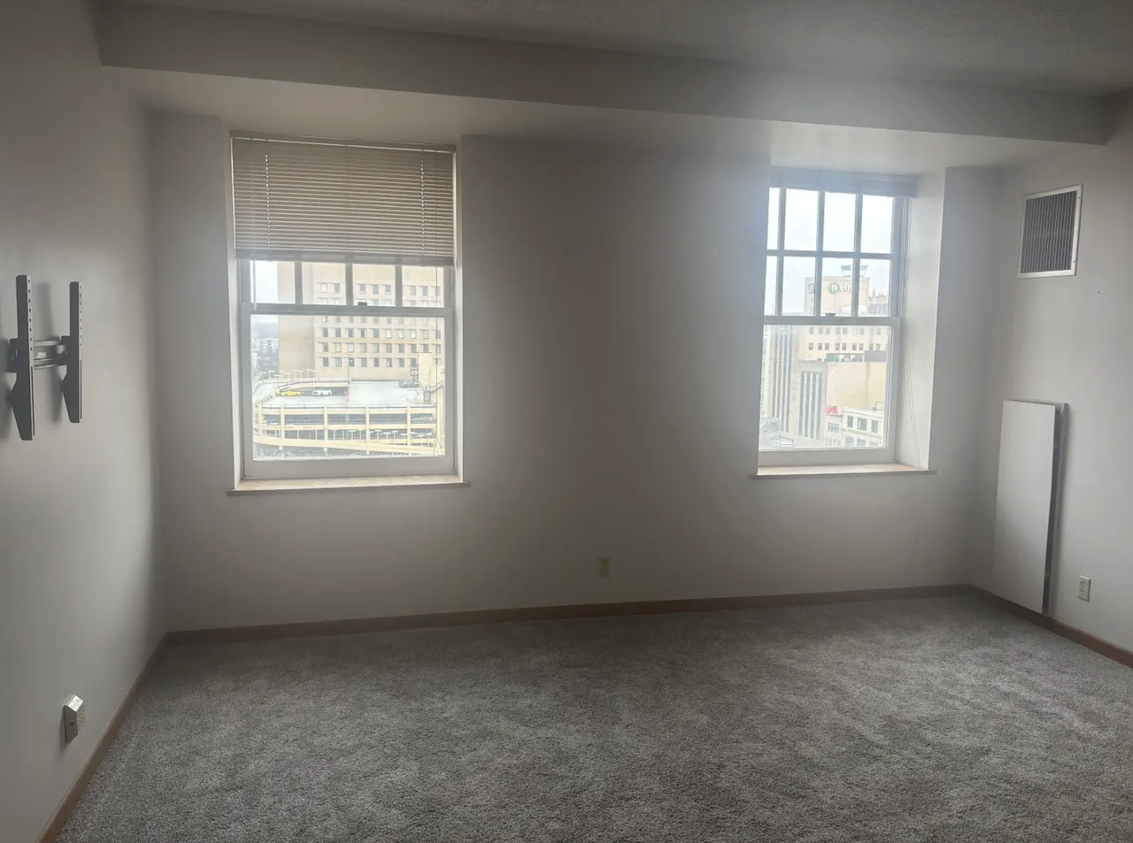 139 N 11th St #1003 - Photo 3 of 6