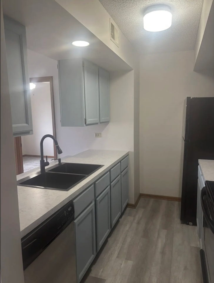 139 N 11th St #1003 - Photo 5 of 6