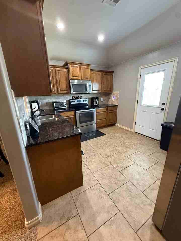 8041 Waters Edge Way - Photo 6 of 15