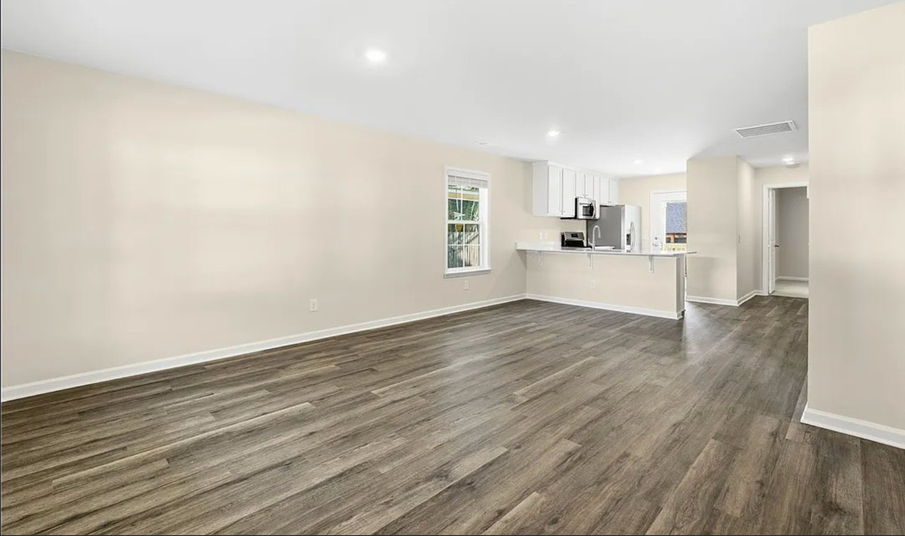 7 Iola St - Photo 3 of 20