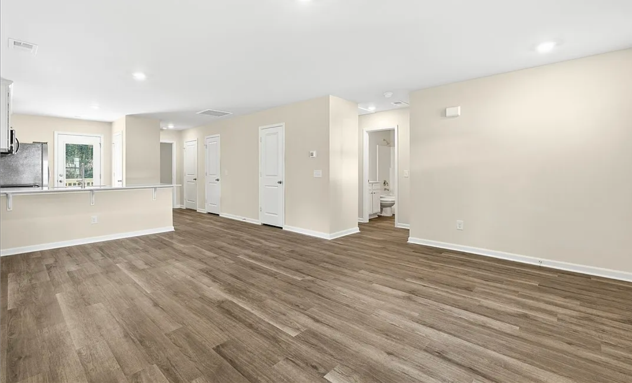 7 Iola St - Photo 4 of 20