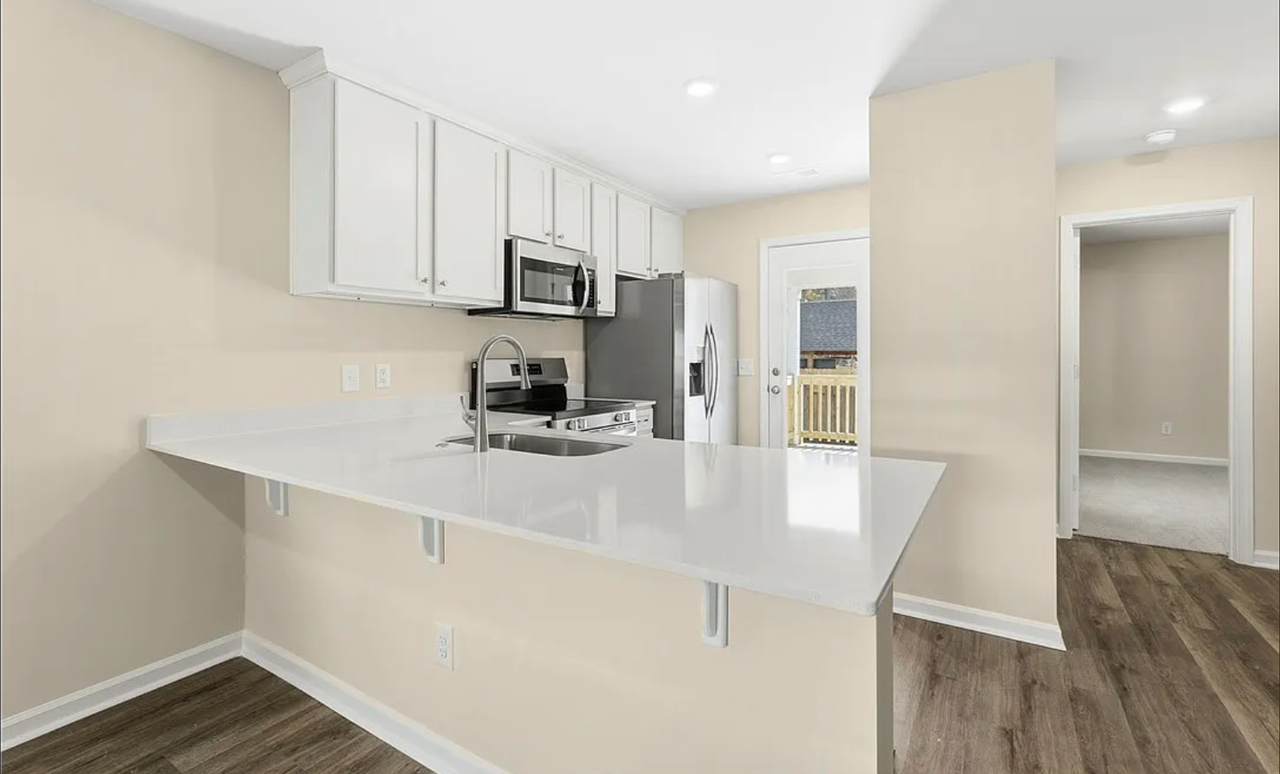 7 Iola St - Photo 6 of 20