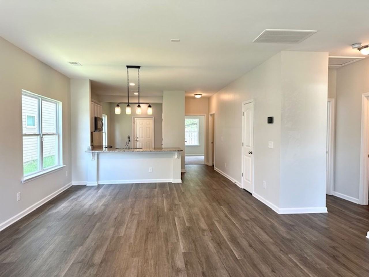 318 Carson Ct - Photo 2 of 17
