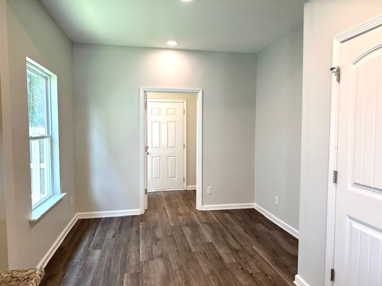 318 Carson Ct - Photo 6 of 17