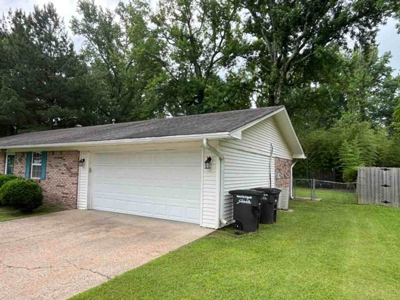 104 Quapaw Pl - Photo 2 of 35