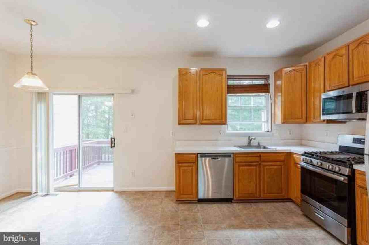 7836 Canter Ct - Photo 3 of 26