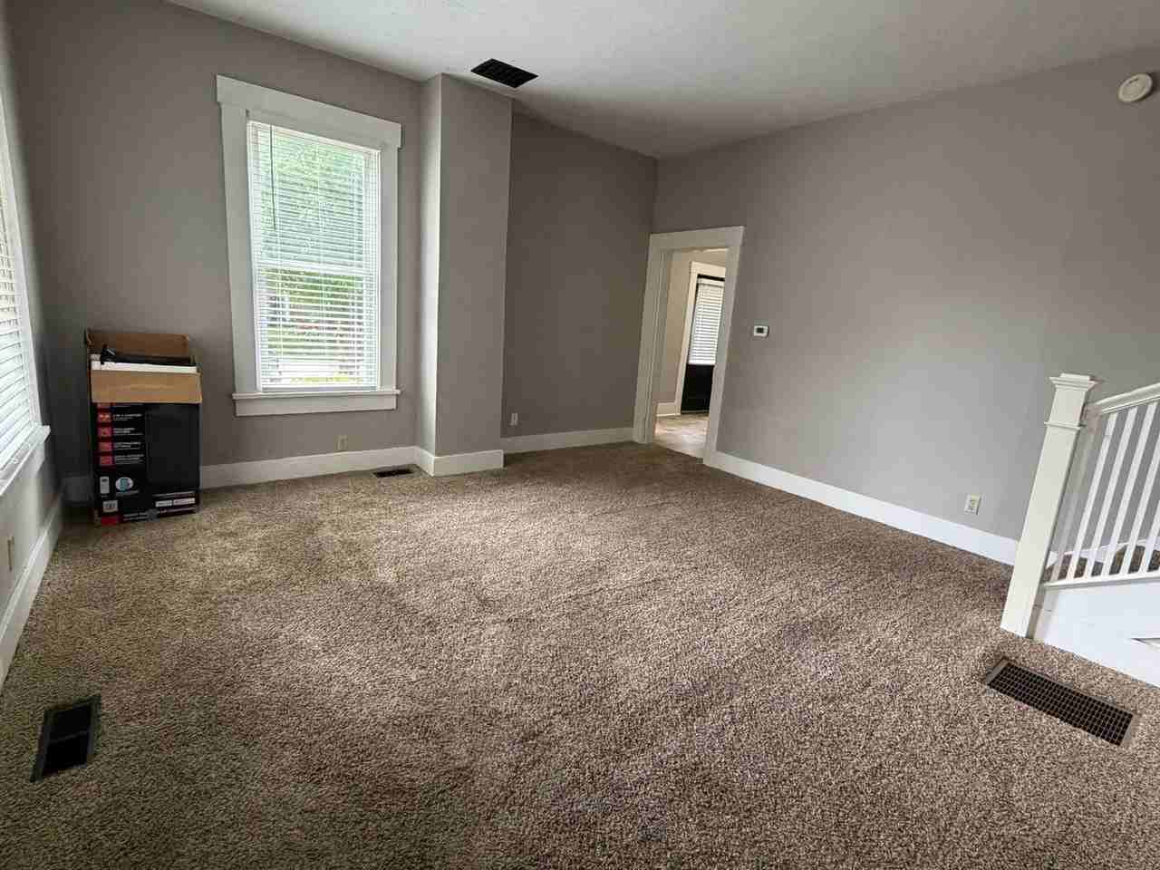 250 N 2nd St - Photo 3 of 11