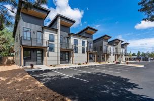 featured image of 2548 Sw Yew Ave