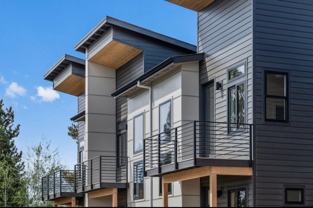 2548 Sw Yew Ave - Photo 1 of 1