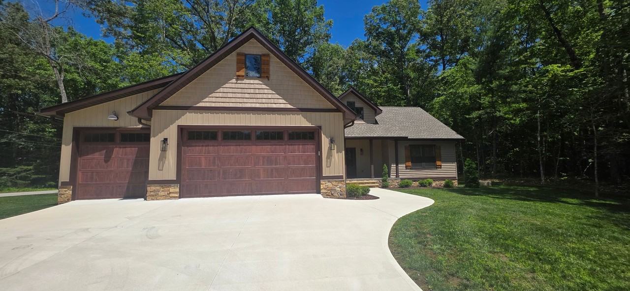 701 Westchester Dr - Photo 2 of 16