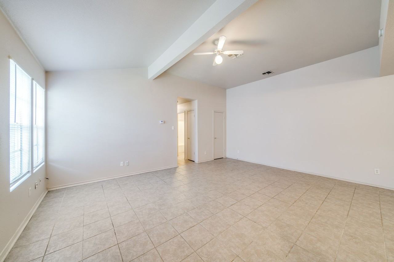 12216 Maverick Bluff St - Photo 6 of 25