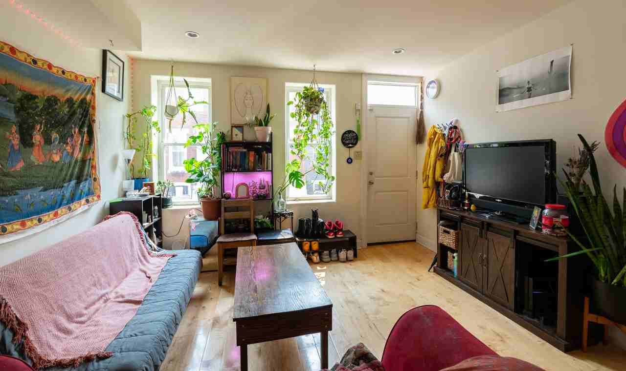 1538 S Opal St - Photo 3 of 23