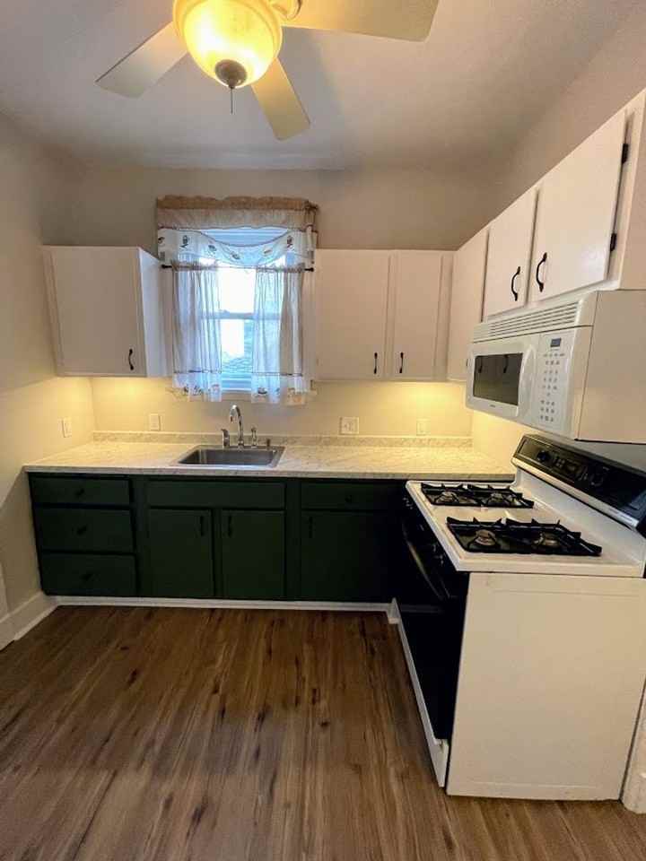 205 Van Wyck Ave - Photo 7 of 14