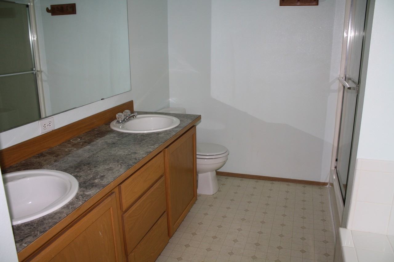 4026 231st Street Ct E - Photo 2 of 6