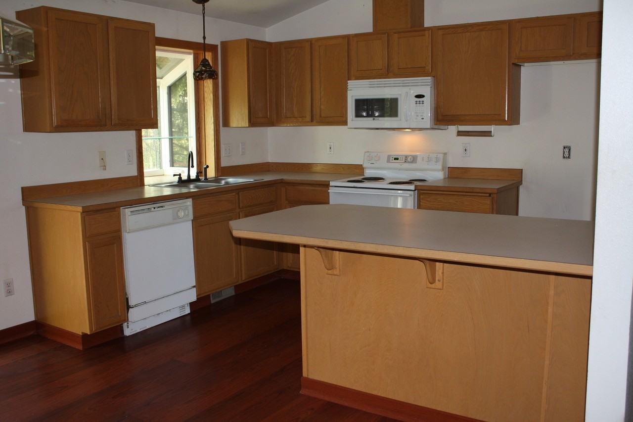 4026 231st Street Ct E - Photo 4 of 6