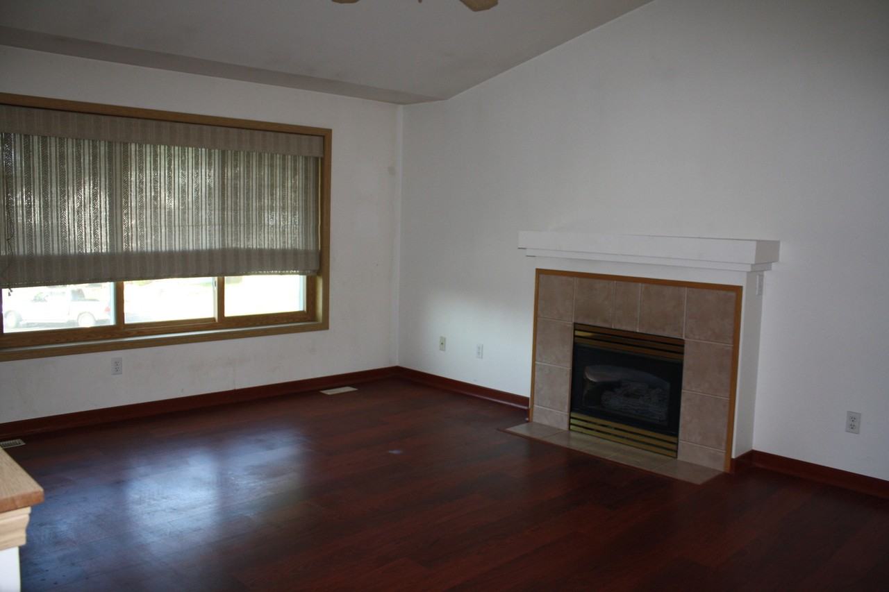 4026 231st Street Ct E - Photo 5 of 6