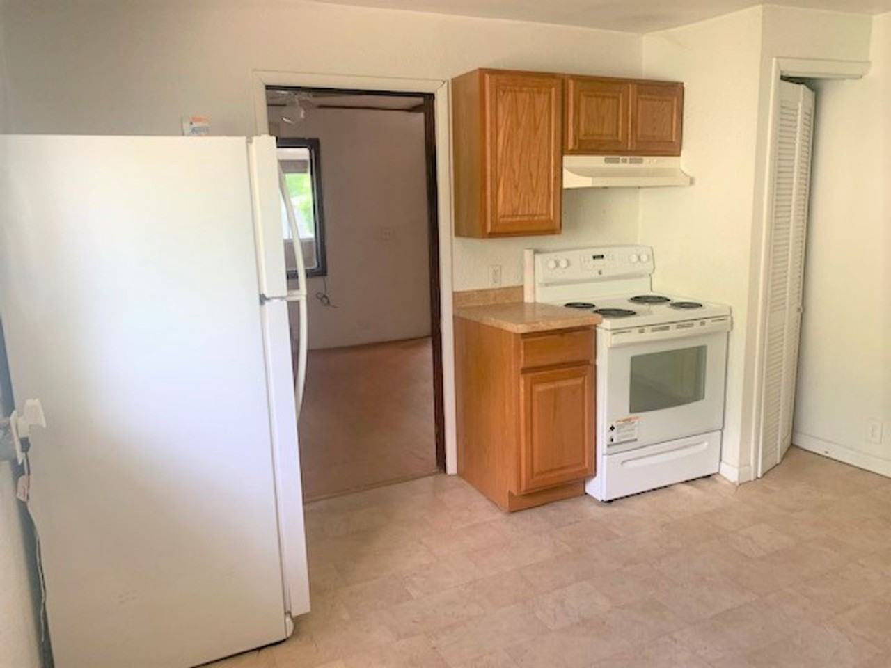 908 Cedar St - Photo 6 of 10