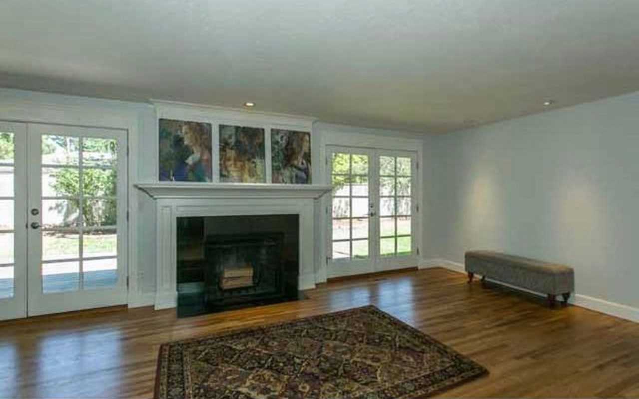 6053 Fernbrook St - Photo 4 of 16