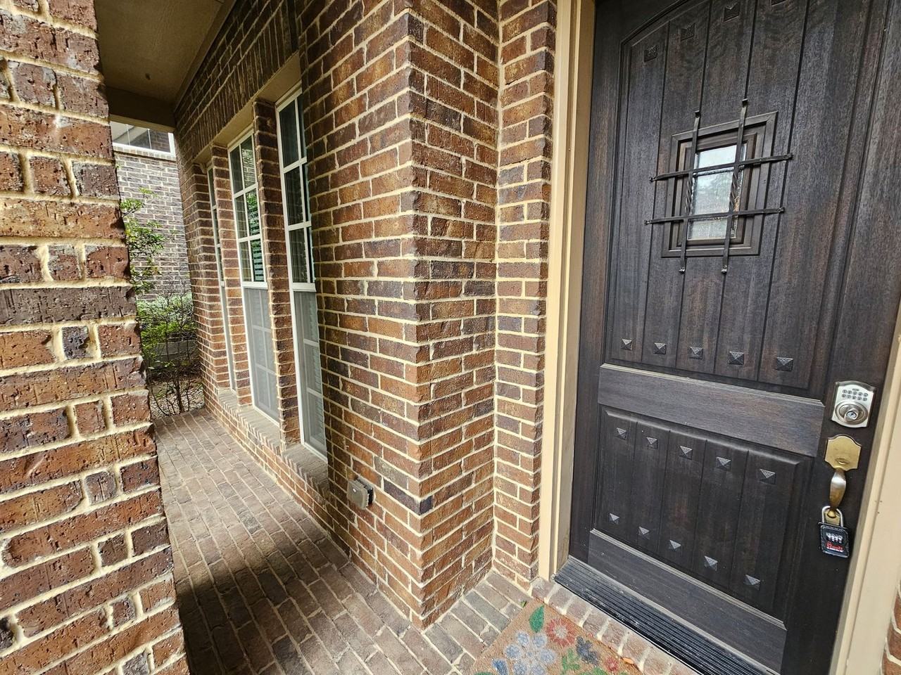 988 Shadyside Ln - Photo 2 of 50