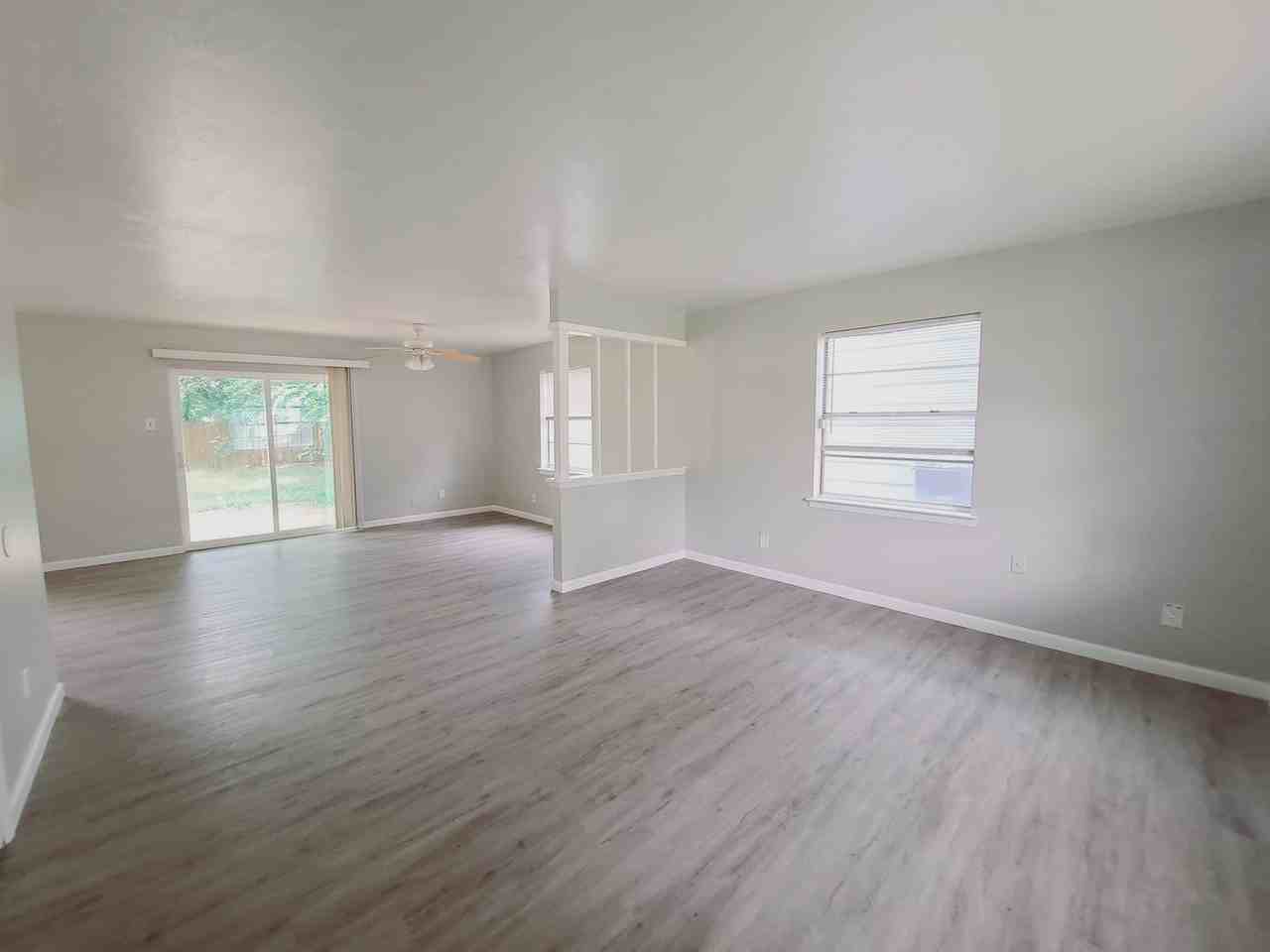 633 Rutgers Dr - Photo 4 of 24