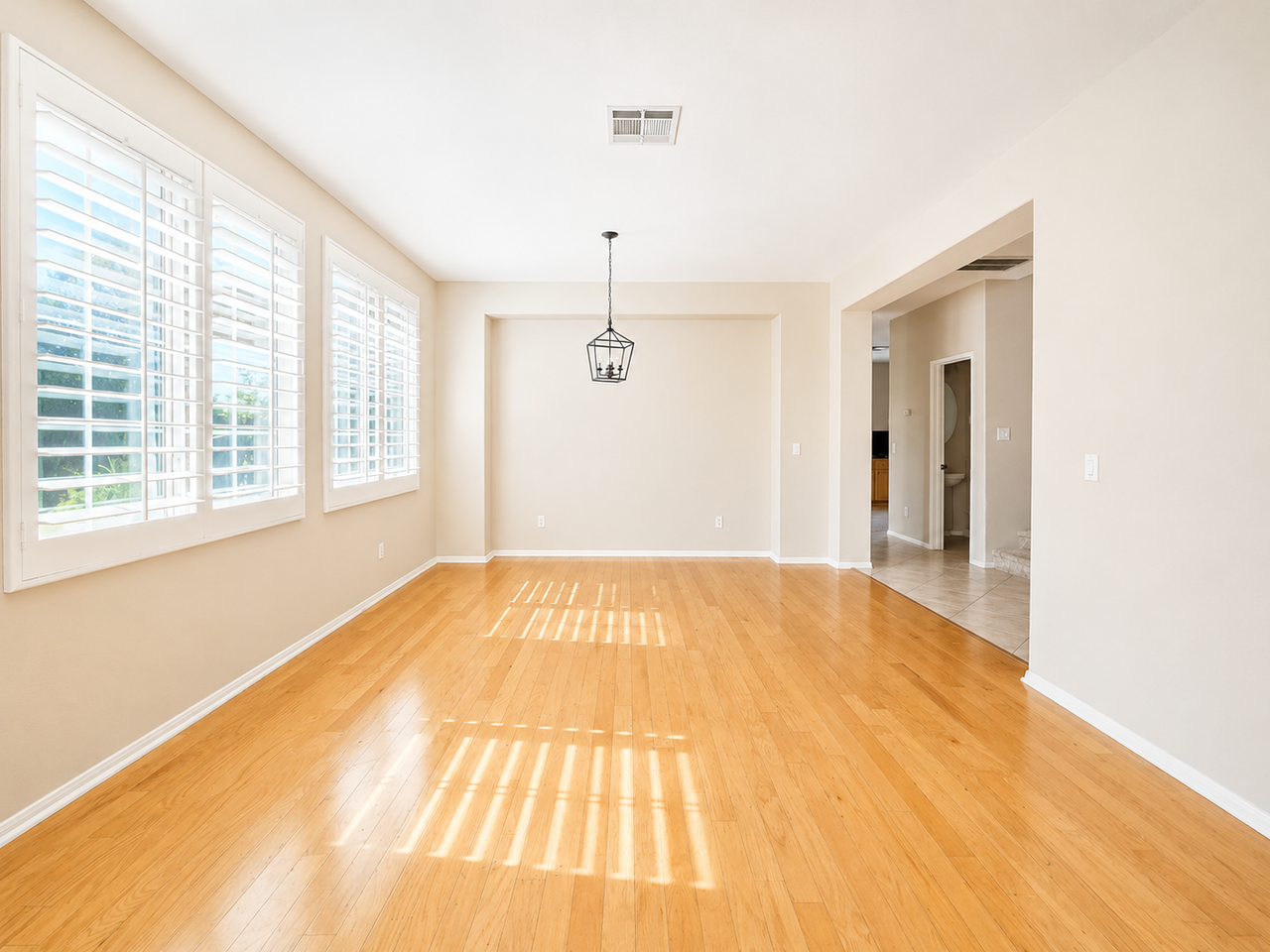 686 Jay Ct - Photo 3 of 19