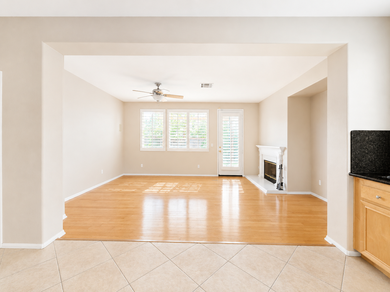 686 Jay Ct - Photo 4 of 19