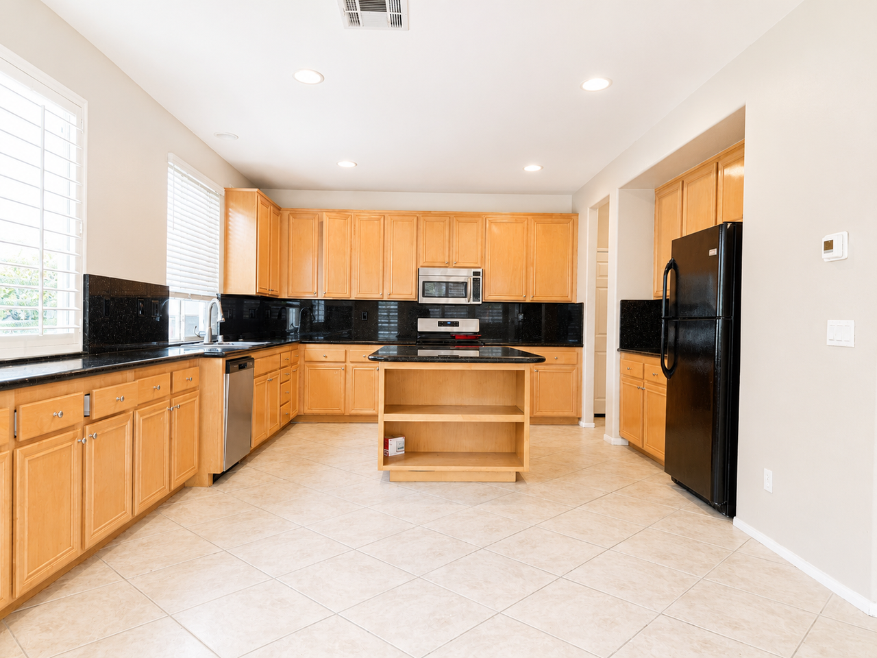 686 Jay Ct - Photo 5 of 19