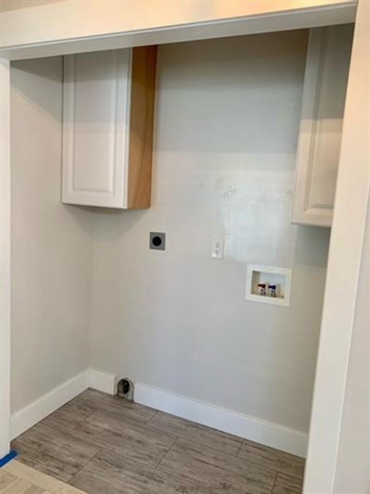 420 Mineral Ave - Photo 2 of 17
