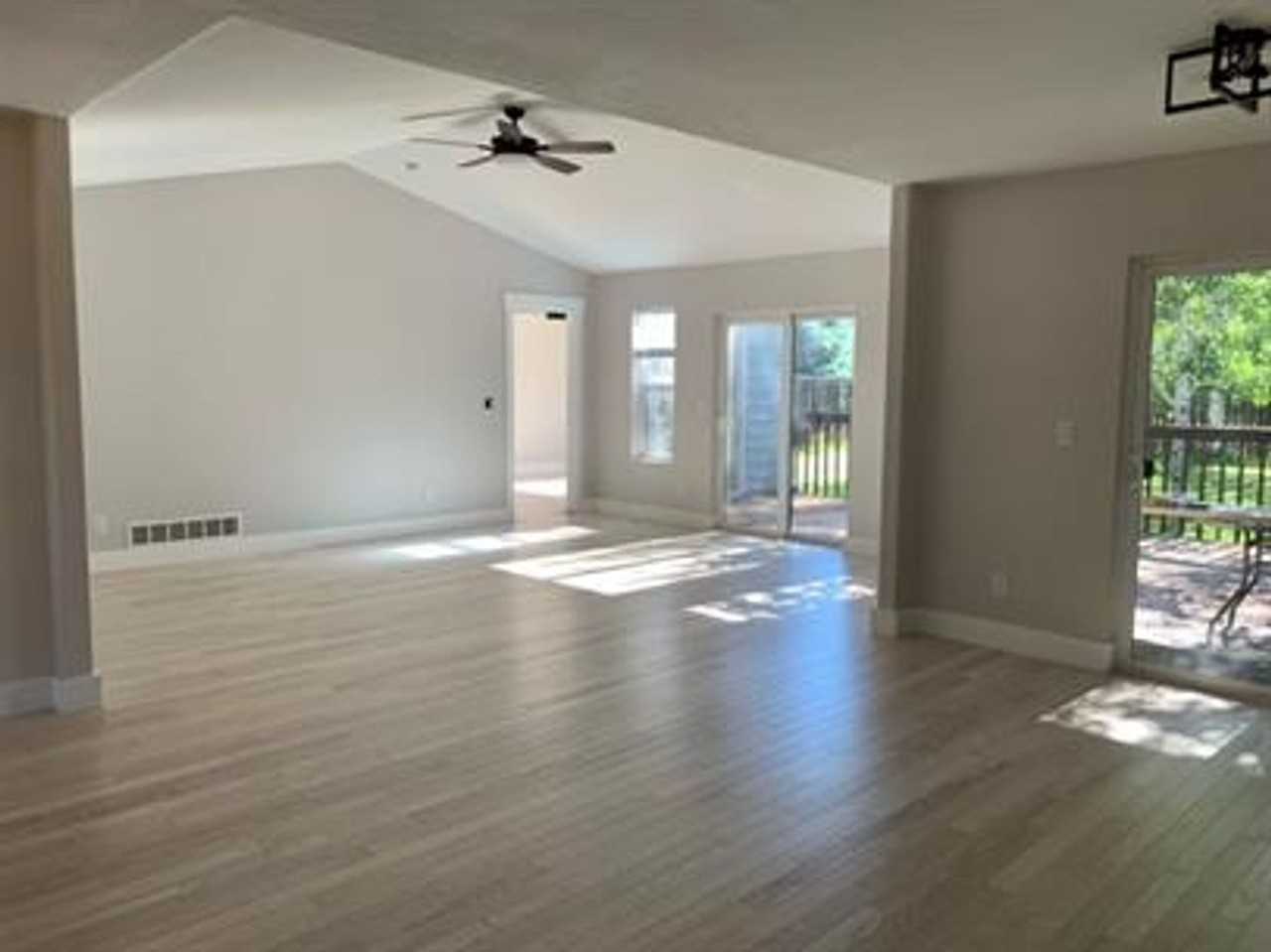 420 Mineral Ave - Photo 5 of 17