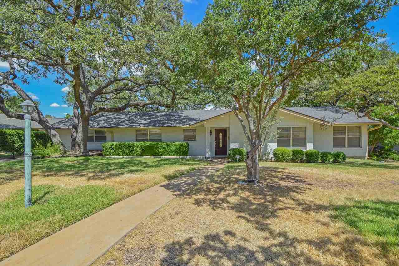 5003 Westview Dr - Photo 2 of 48