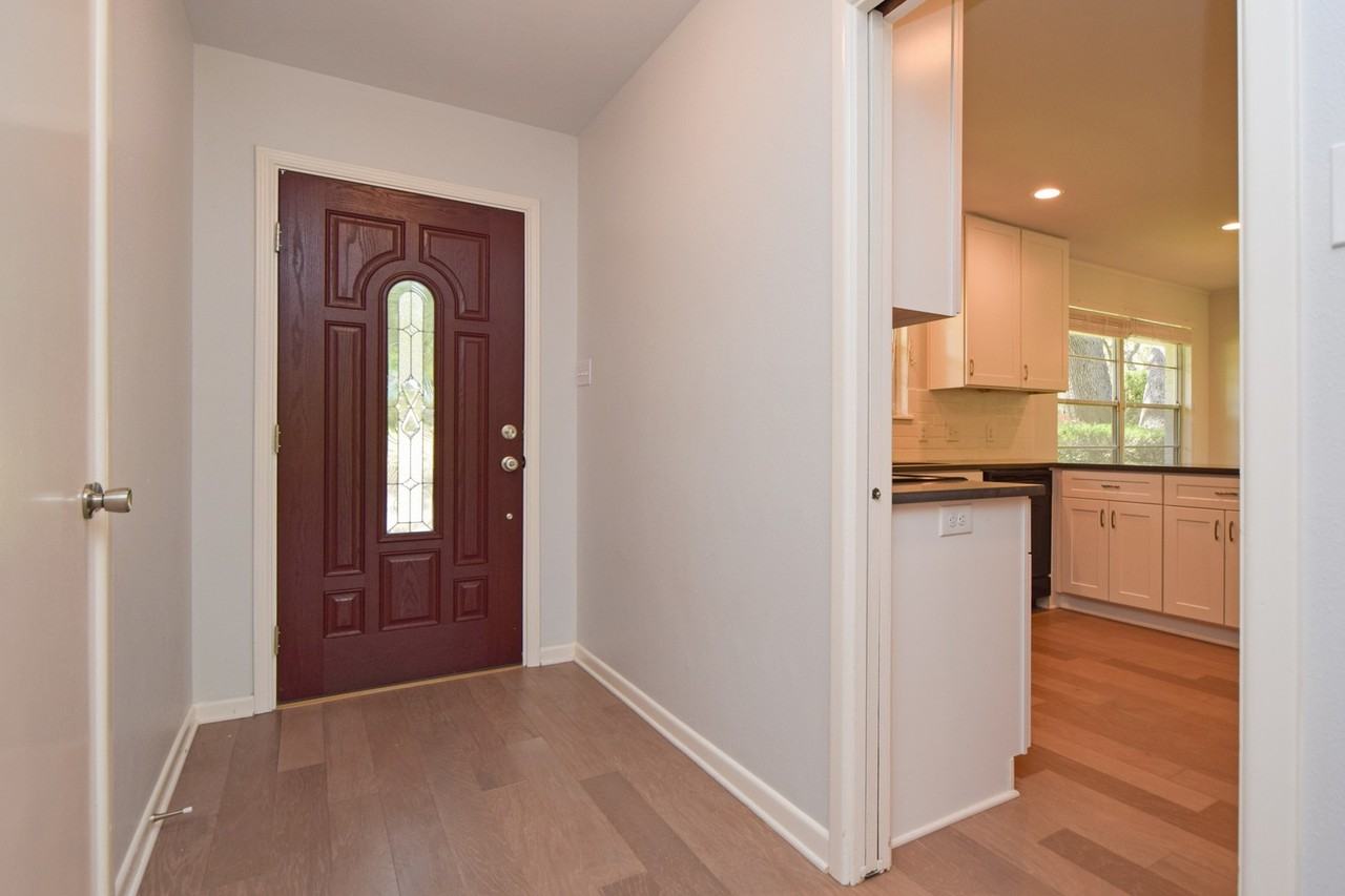 5003 Westview Dr - Photo 5 of 48