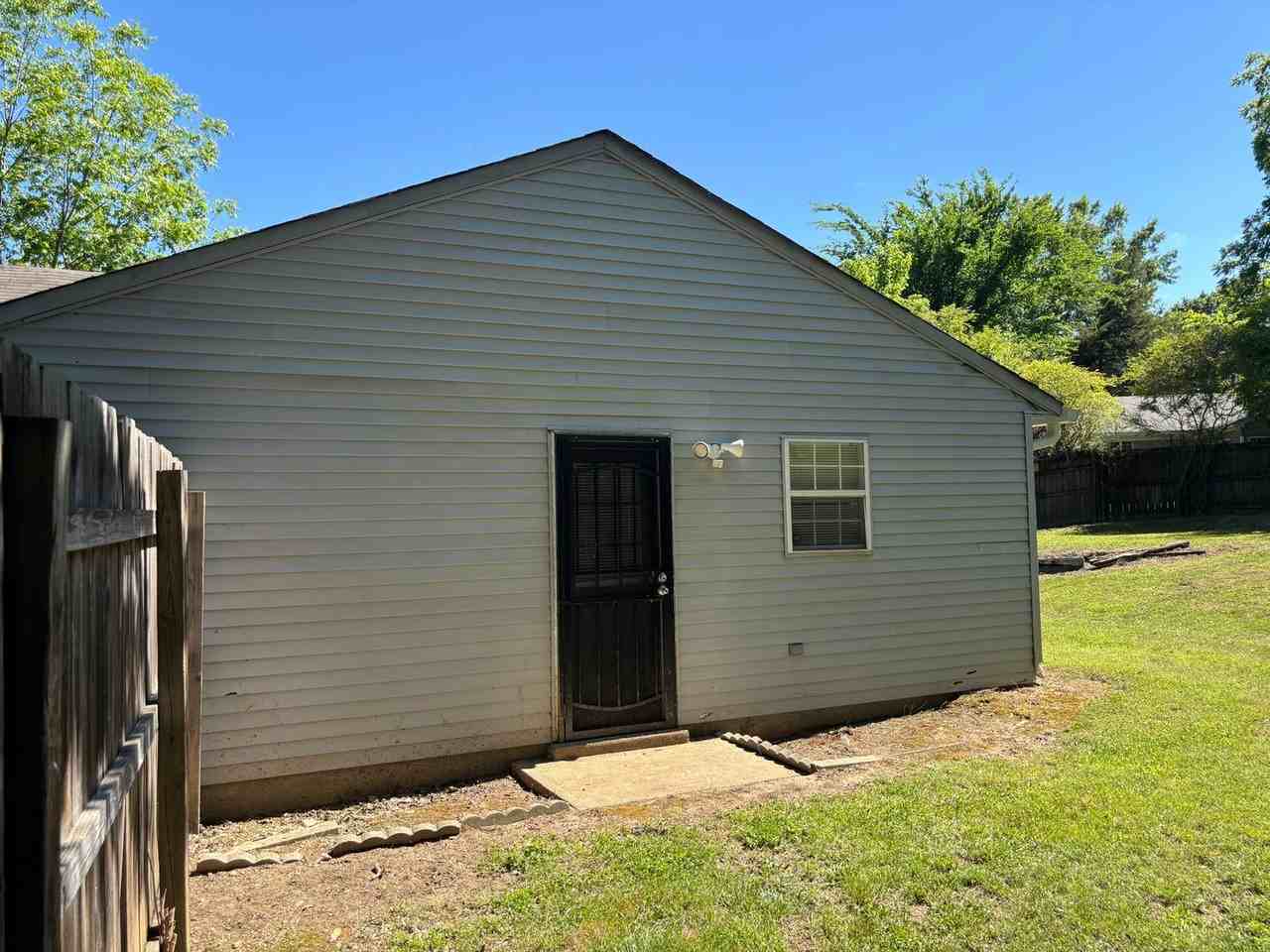 5015 French Bend Ln - Photo 3 of 18