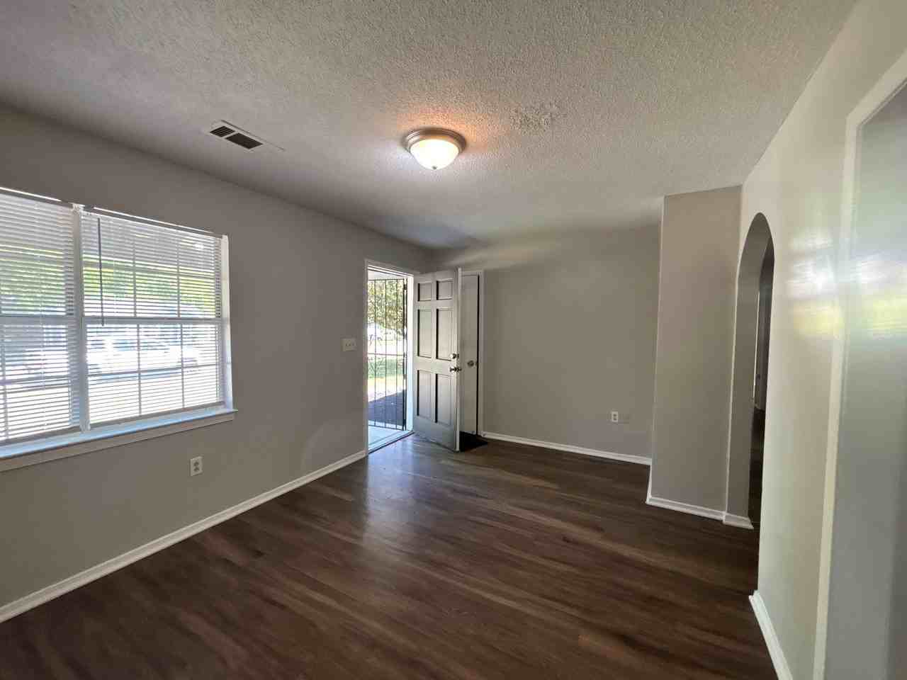 5015 French Bend Ln - Photo 6 of 18