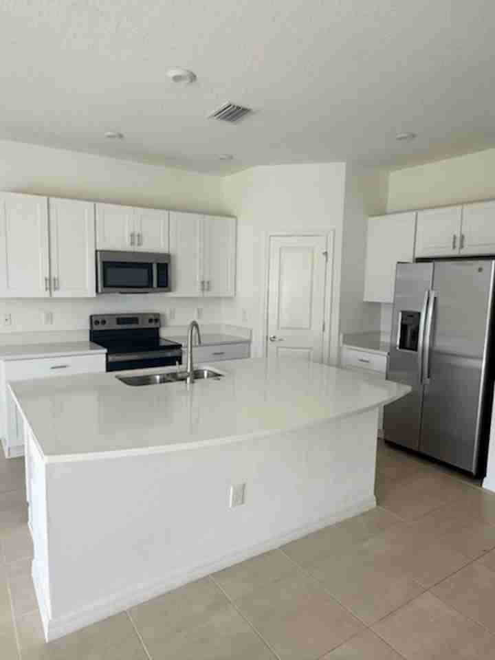 5780 Haven Ter - Photo 4 of 17