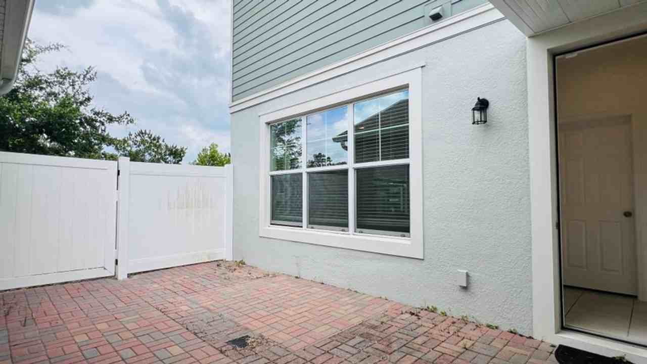 7670 Bowery Dr - Photo 4 of 21