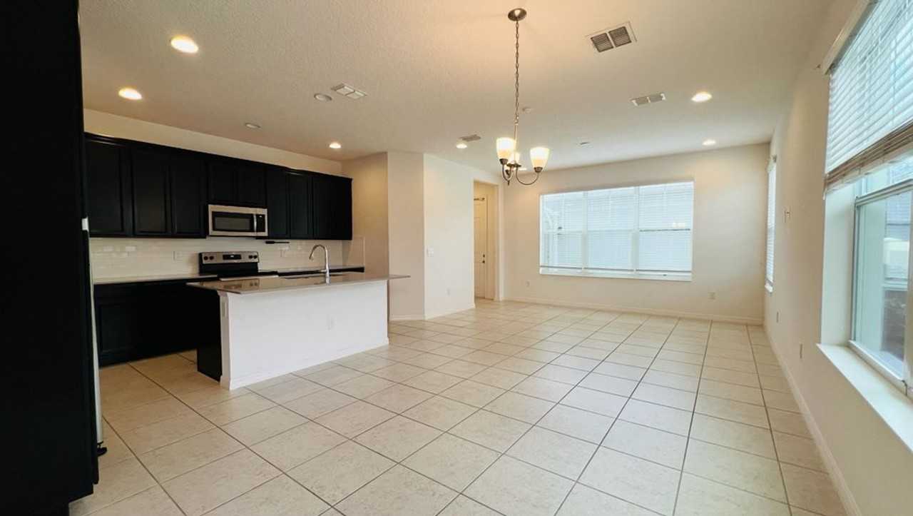 7670 Bowery Dr - Photo 6 of 21