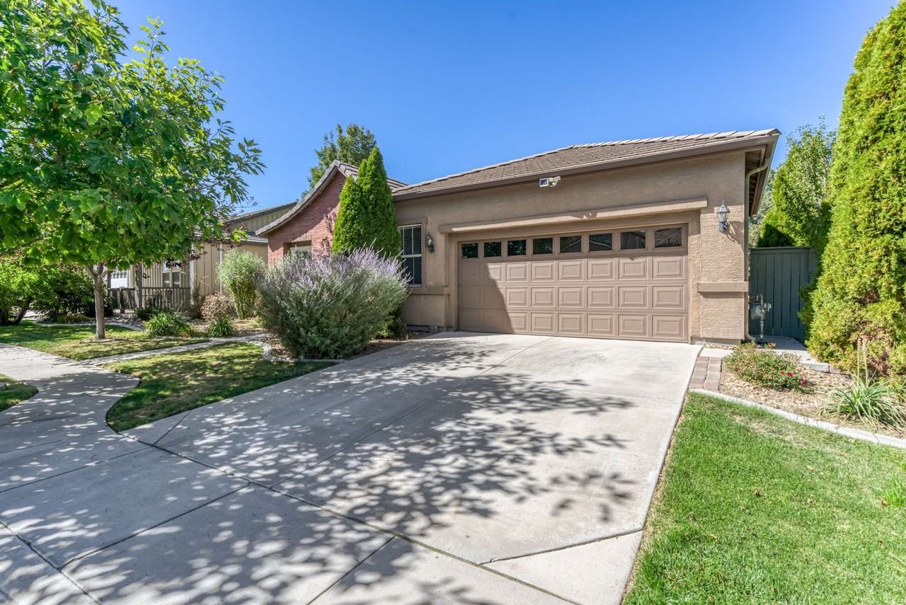 10577 Eagle Falls Way - Photo 3 of 40