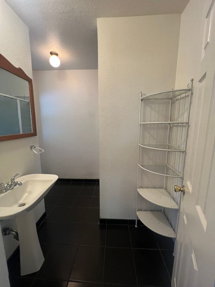 5017 10th Ave - Photo 2 of 11