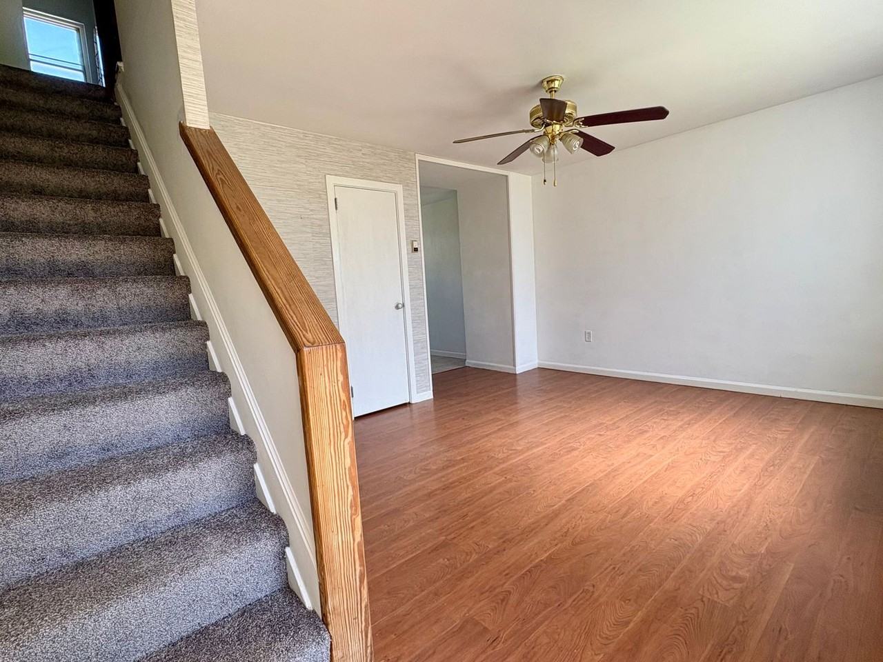 767 Clermont Ave - Photo 4 of 24