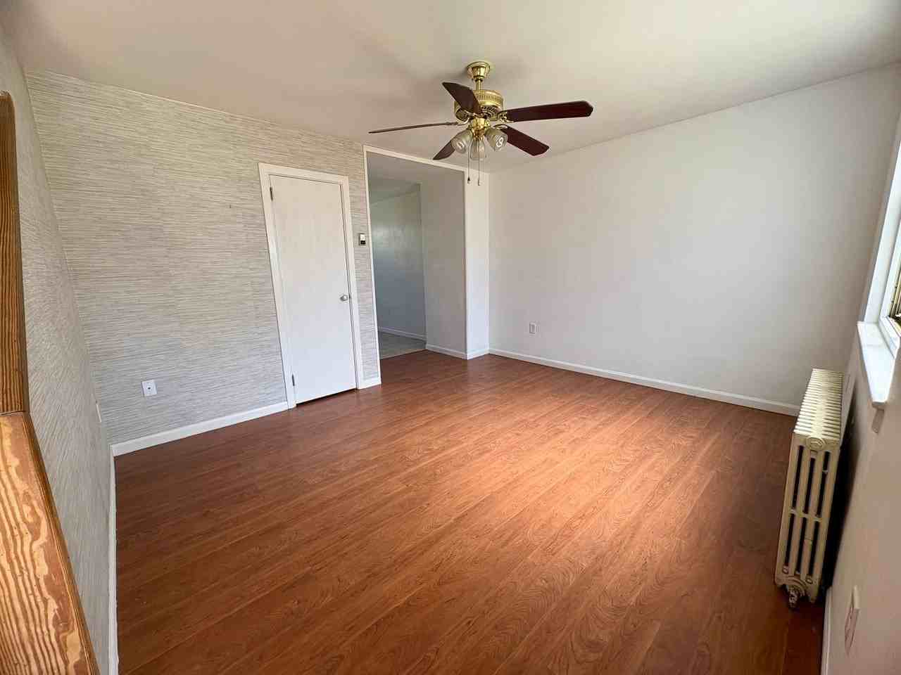 767 Clermont Ave - Photo 5 of 24
