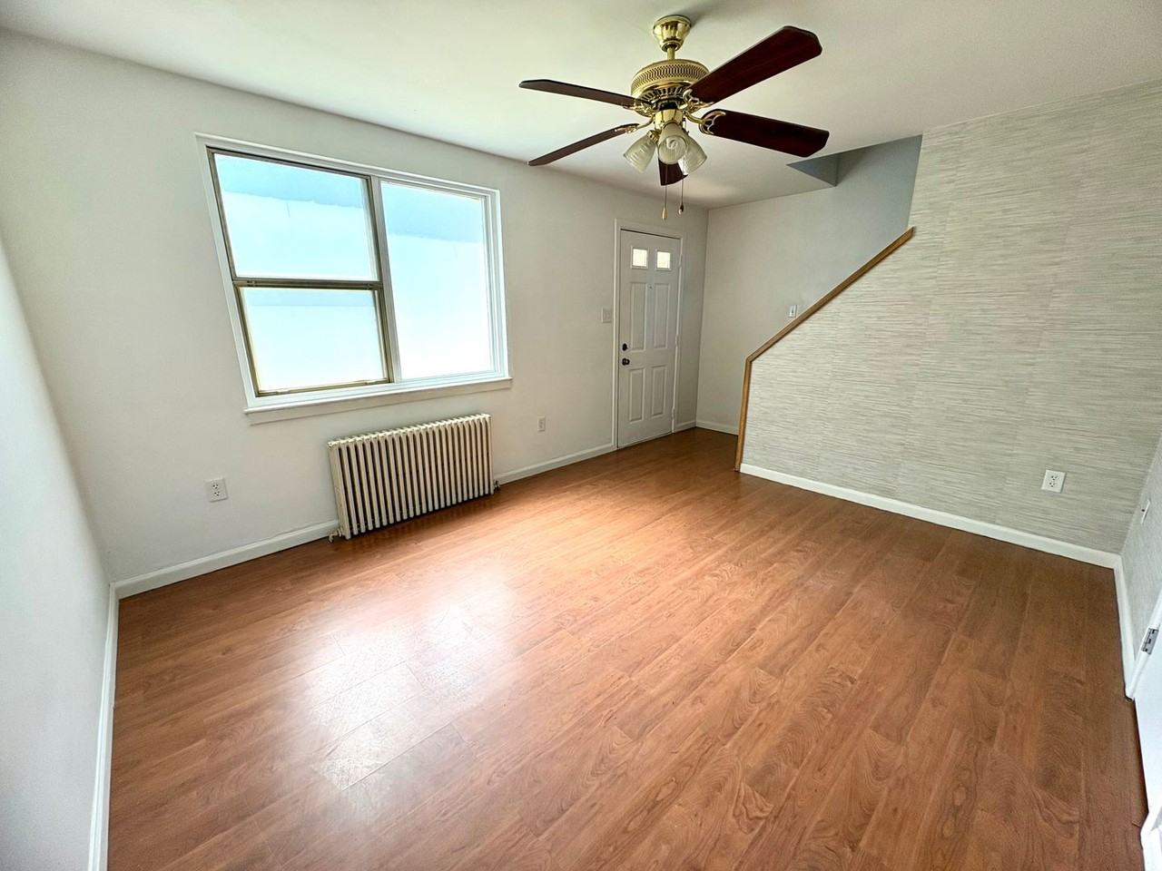 767 Clermont Ave - Photo 6 of 24