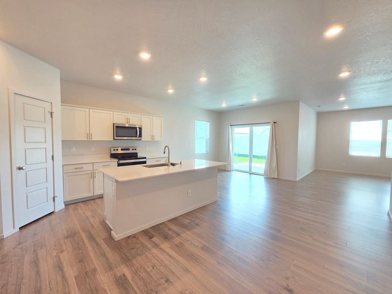 10517 W Sorenstam Rd - Photo 3 of 26
