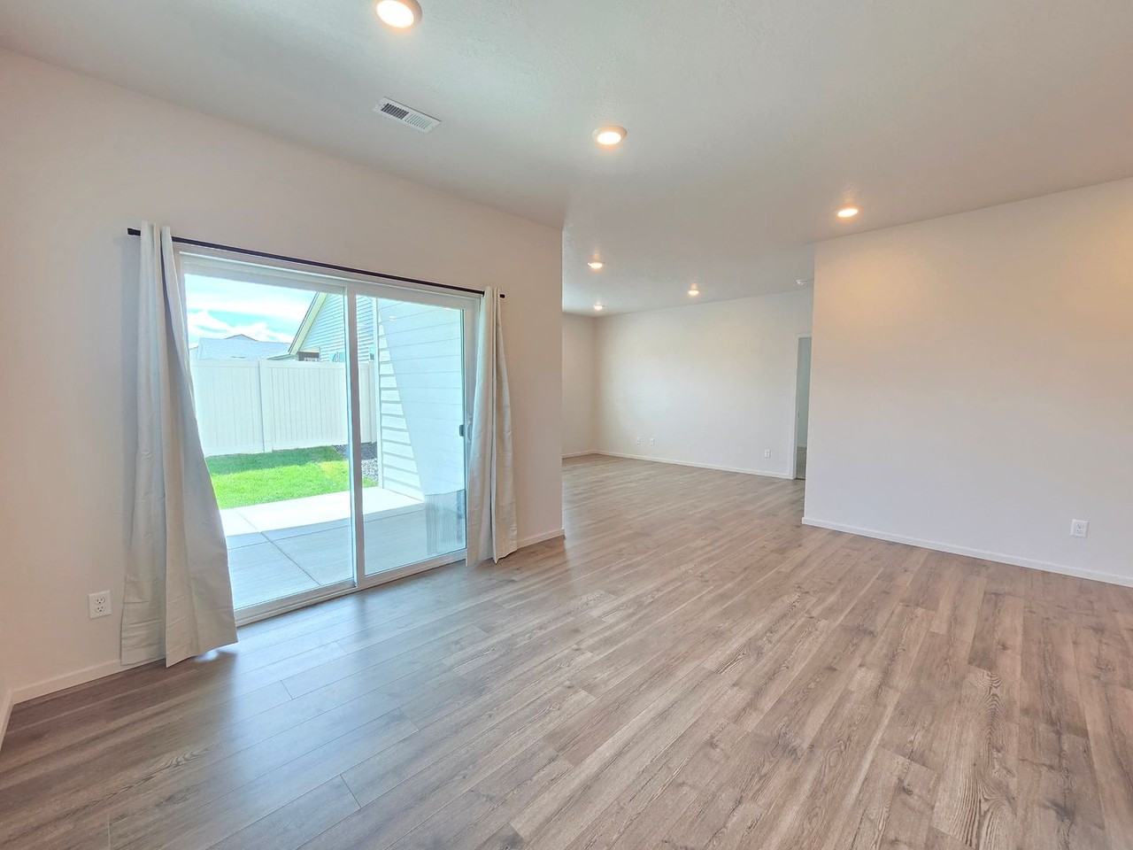 10517 W Sorenstam Rd - Photo 5 of 26