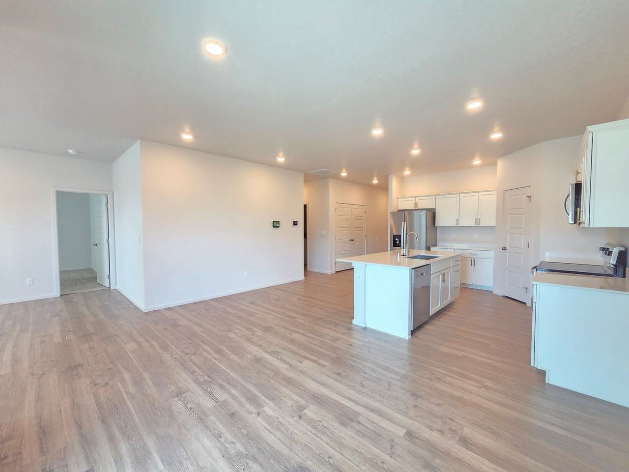 10517 W Sorenstam Rd - Photo 6 of 26