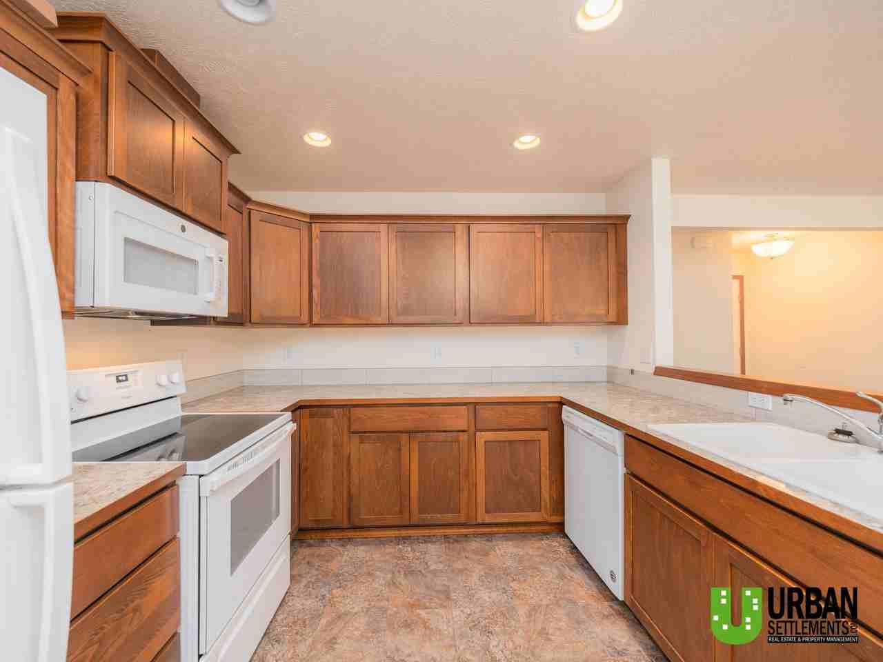4th E 9705 - Photo 5 of 18