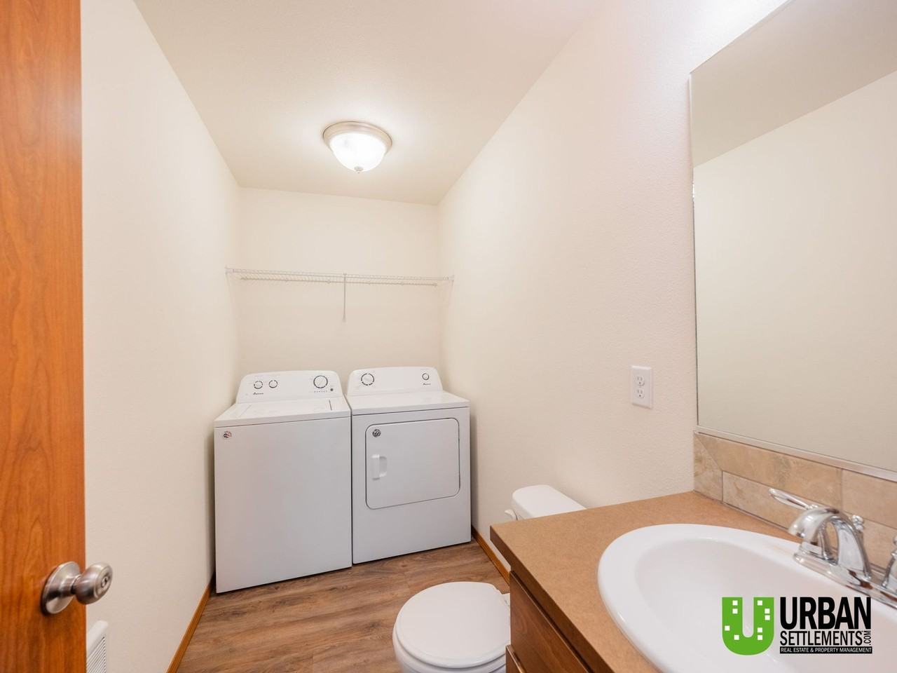 4th E 9705 - Photo 6 of 18