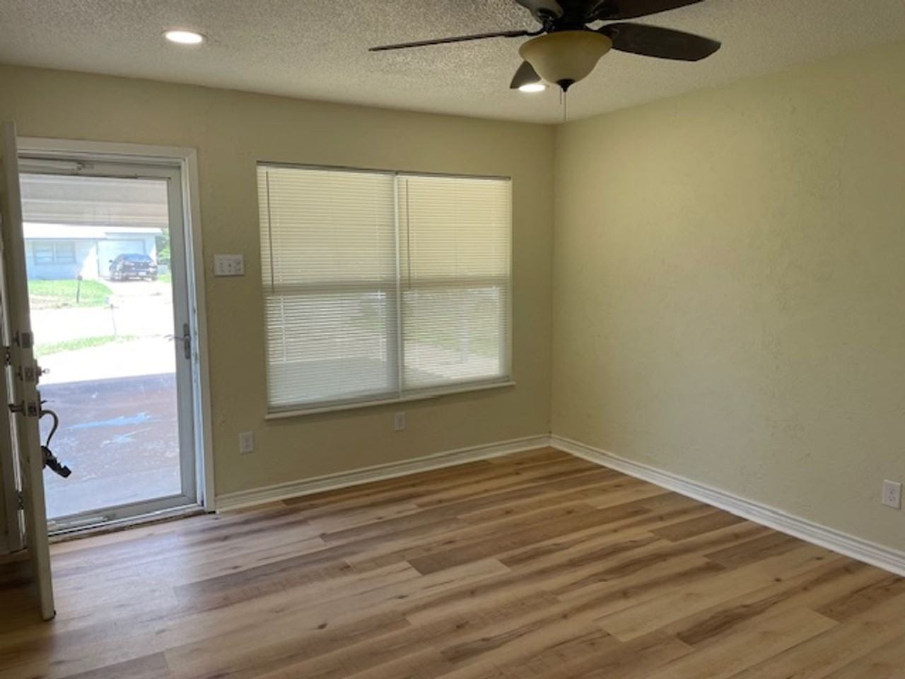 5108 Lamesa Ave - Photo 2 of 14