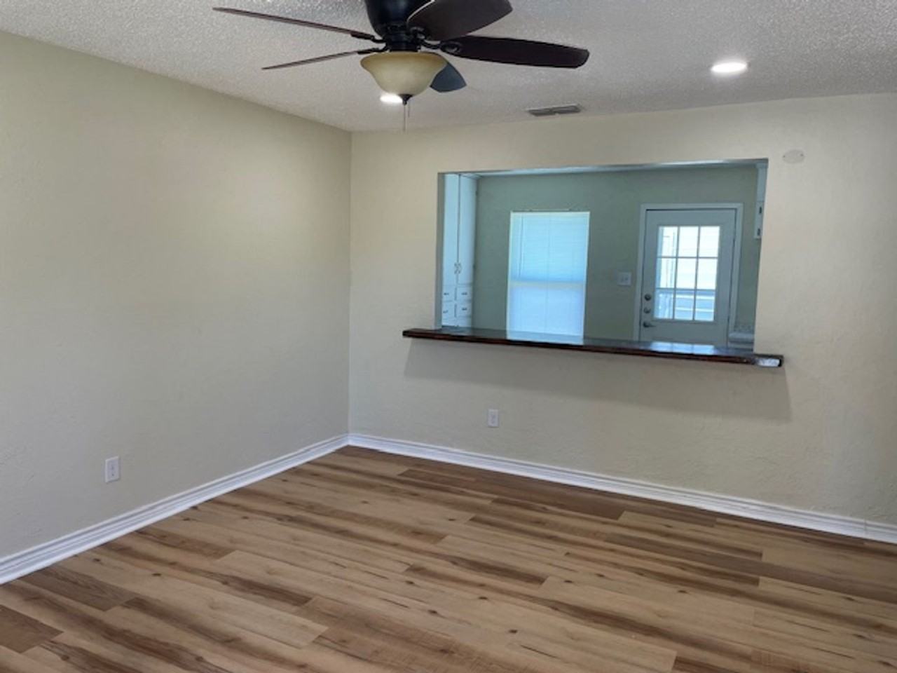 5108 Lamesa Ave - Photo 3 of 14